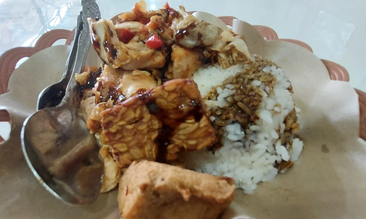 Kelezatan Ayam Geprek Siantan Racikan Bu Anna